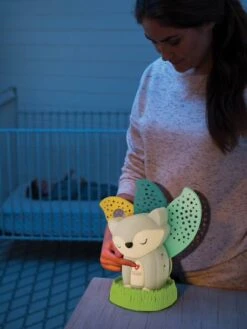 Veilleuse Projecteur Musical Renard 2 En 1 - INFANTINO Multicolore - Infantino 7 Veilleuse Projecteur Musical Renard 2 En 1 - INFANTINO Multicolore - Infantino -Maison veilleuse projecteur musical renard 2 en 1 infantino 3